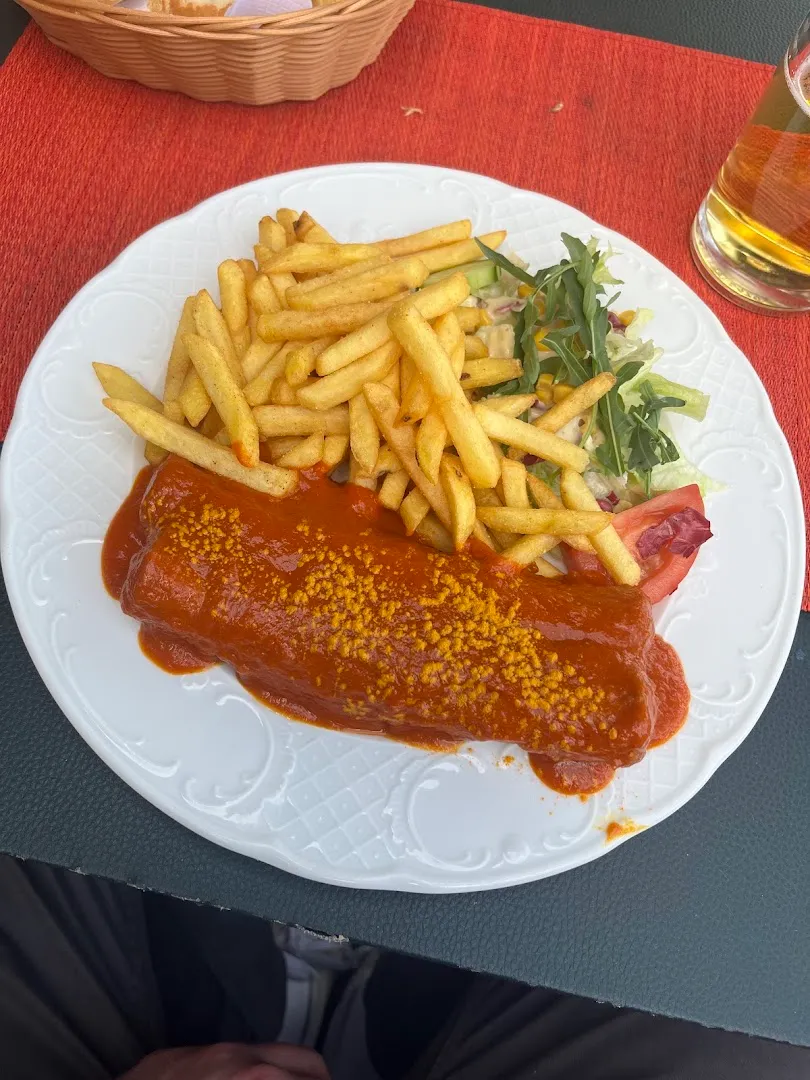Freundliches Team — Restaurant Neumann's — German restaurant in Berlin