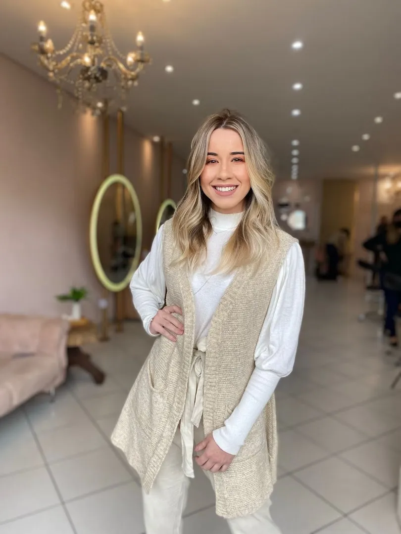 Tratamento de recuperação — Nicole Sankari - Beauty & Hair — Beauty salon in Curitiba