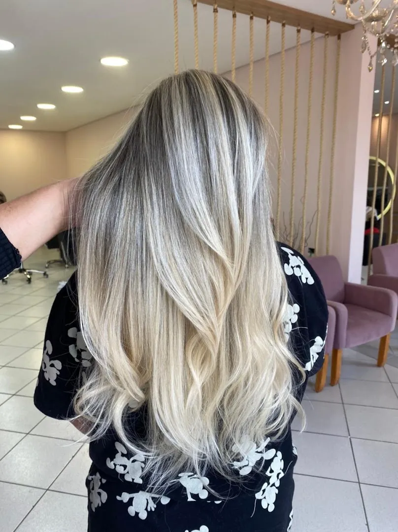 Camuflagem de fios brancos — Nicole Sankari - Beauty & Hair — Beauty salon in Curitiba