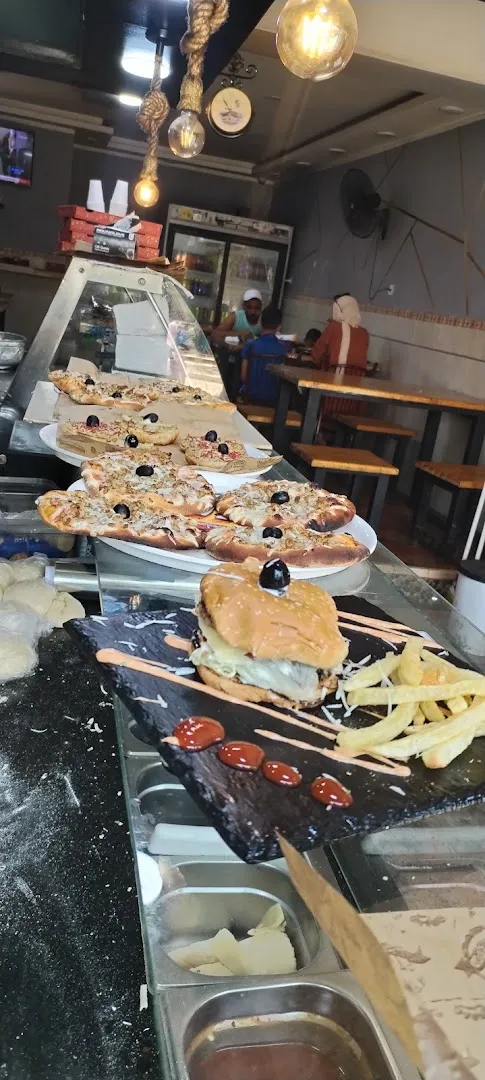 Lahcino Fast Food — Restaurant in Mers El Hadjadj (12)