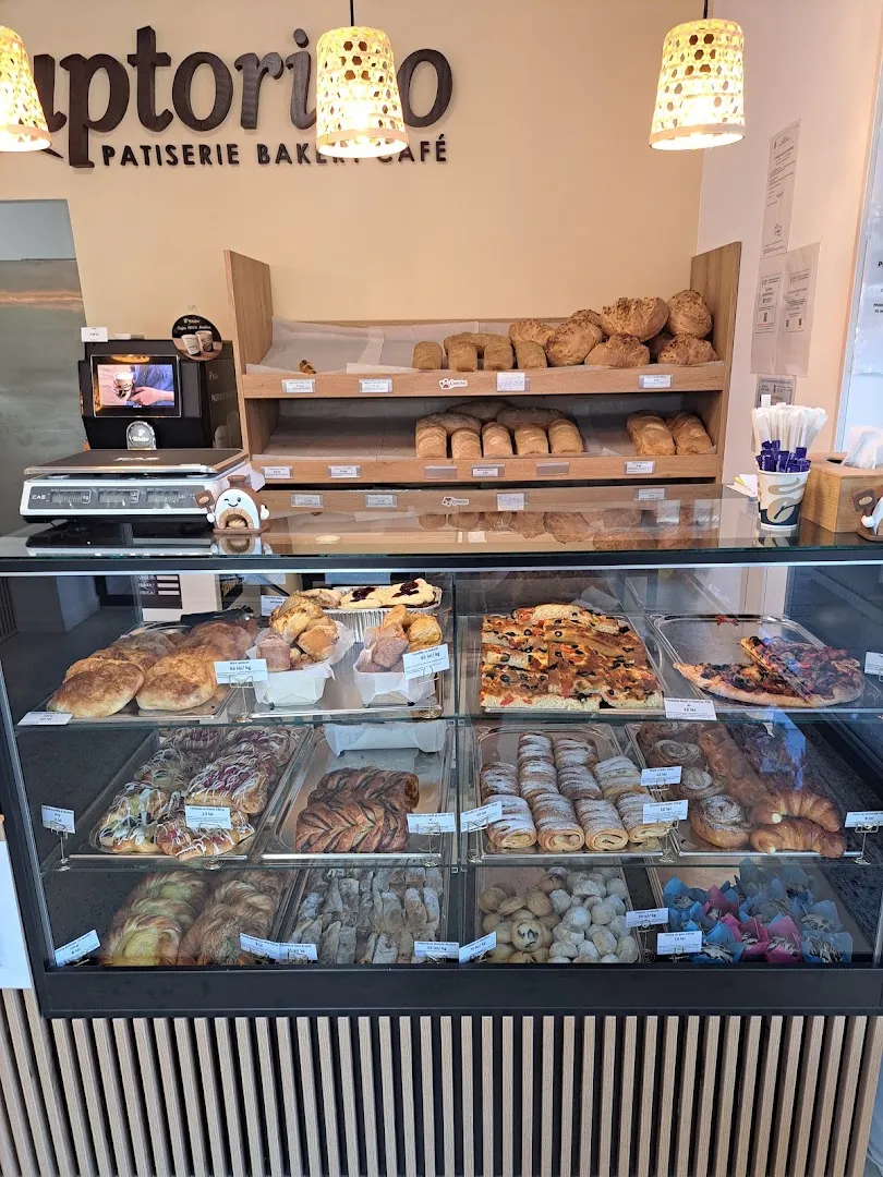Rulouri cu scorțișoară — Cuptorino — Patisserie in Constanța