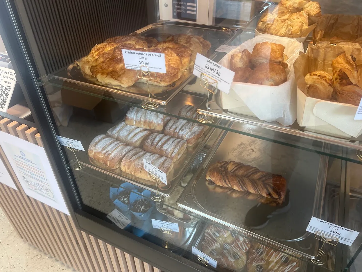 Produse de panificație — Cuptorino — Patisserie in Constanța