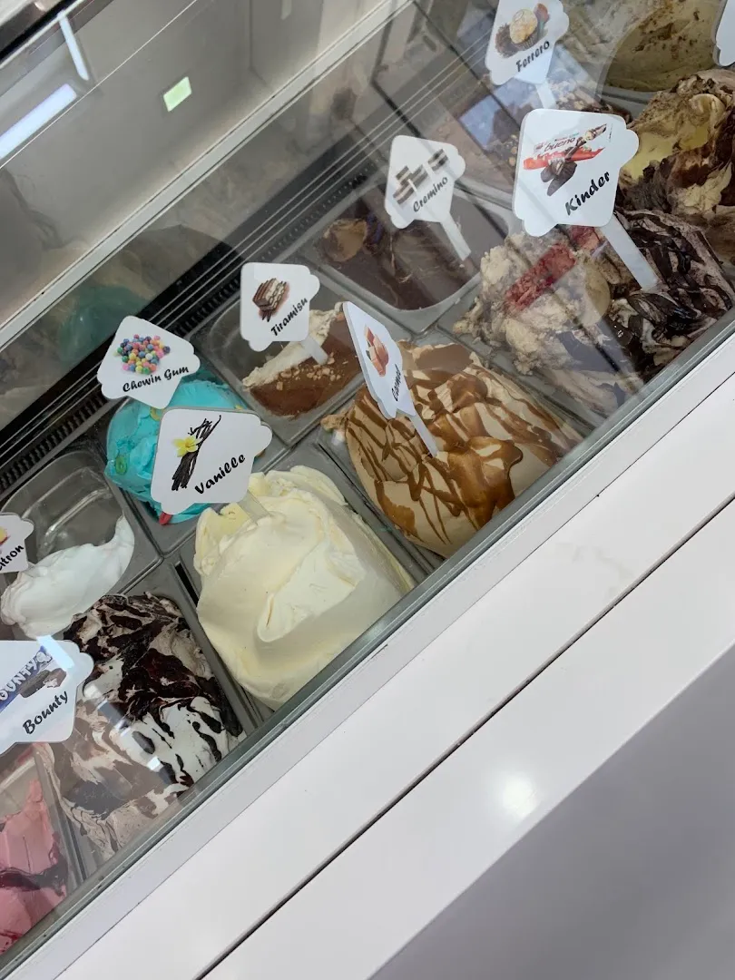 fresh juices — Pâtisserie le jasmin — Pastry shop in Sousse