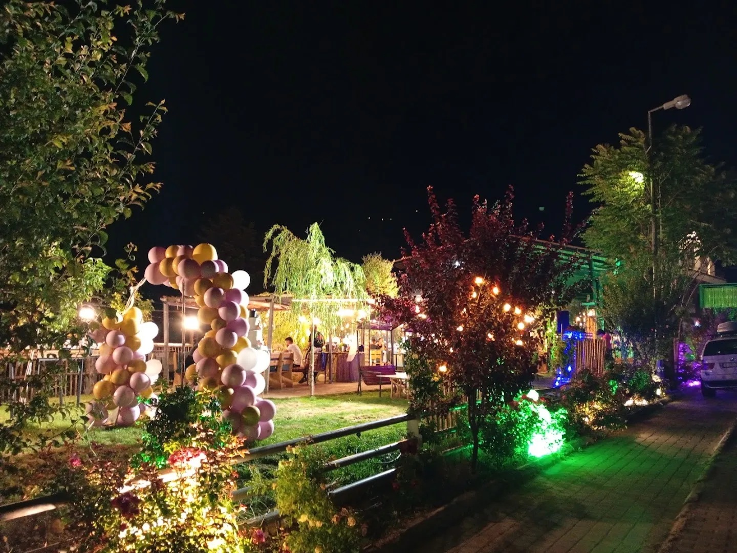 Panorama Mankoushe — Panorama Cafe — Restaurant in Faraya