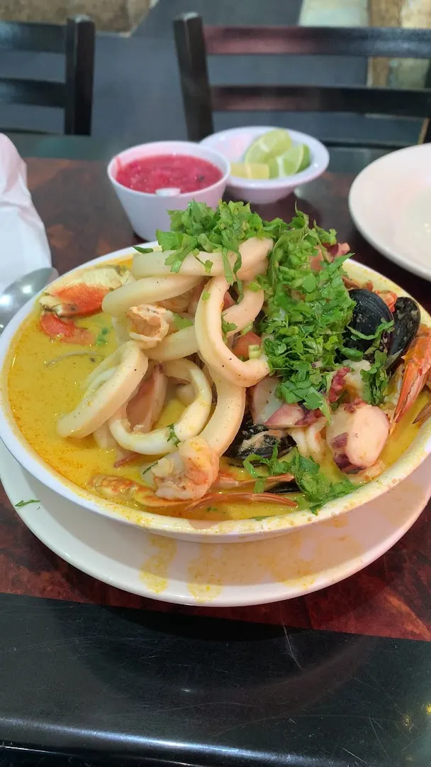 Sabores auténticos — Garcia's Restaurant — restaurante ecuatoriano en Union City