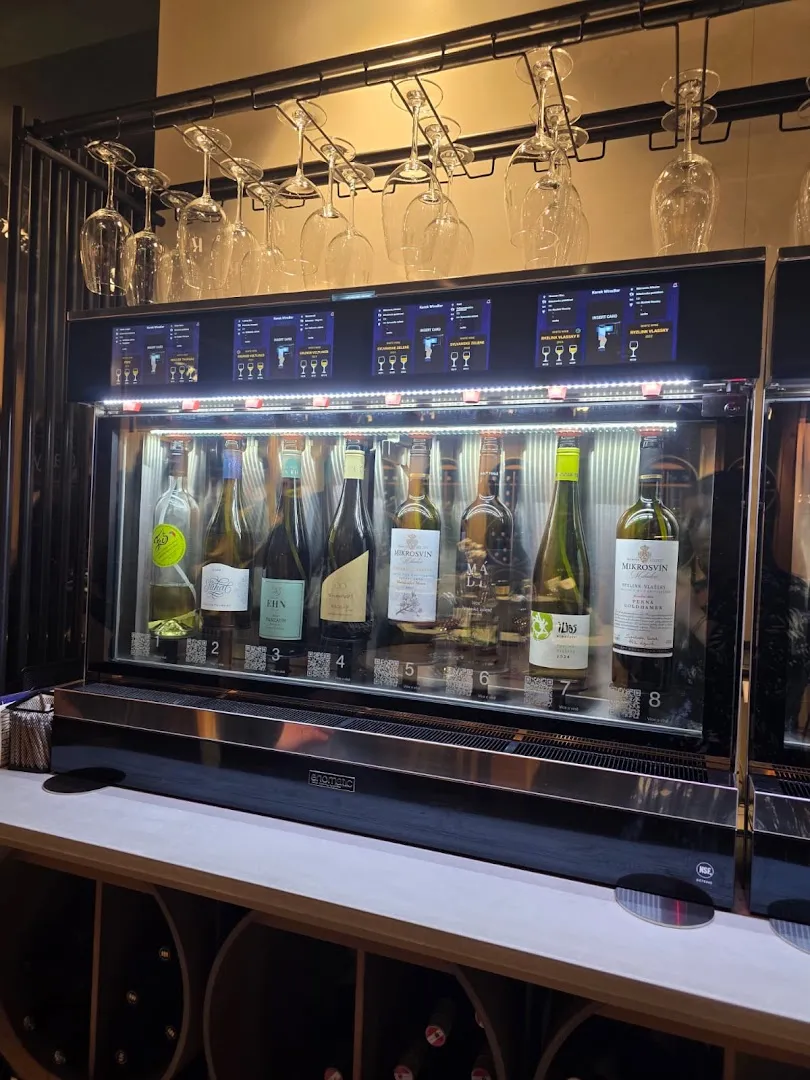Lokální vína — Korek Winebar — vinárna v Brno