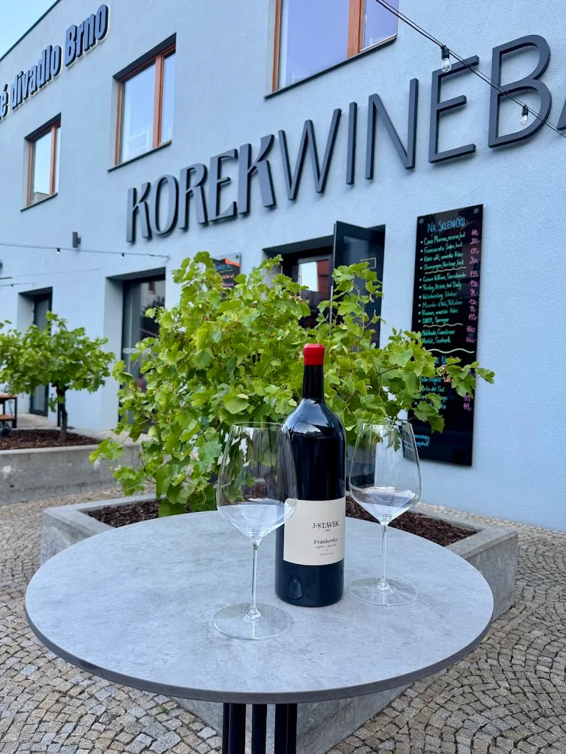 Zahraniční vína — Korek Winebar — vinárna v Brno