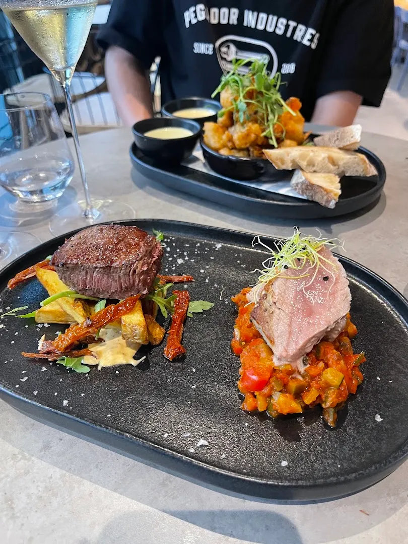 Košt po skleničce — Korek Winebar — vinárna v Brno