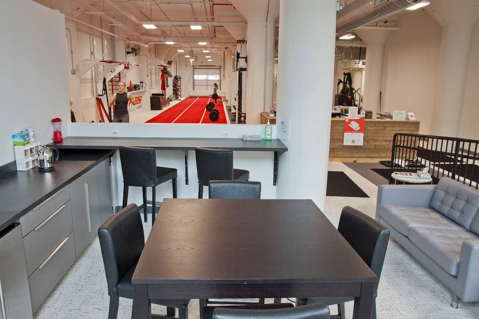 Welcoming Community — POW! Gym Chicago & Chicago Parisi Speed School — Personal trainer in Chicago