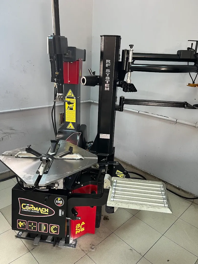 Expert tyre advice — TYREPLUS Gharafa — Tire shop in Doha