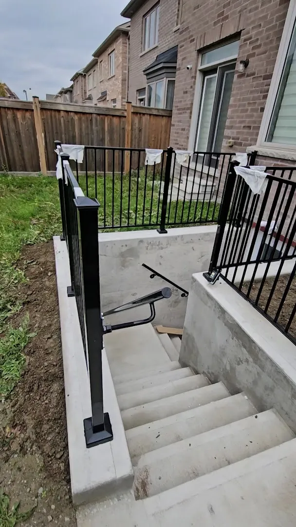 Window replacement — Jaguar builders Construction — Construction company in Brampton