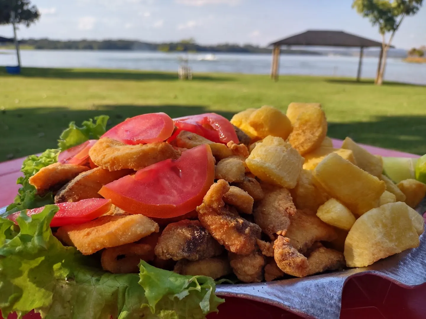 Saladas e frutas — Restaurante Espaço Lago da Serra - Ofenil — Restaurant in Ijaci