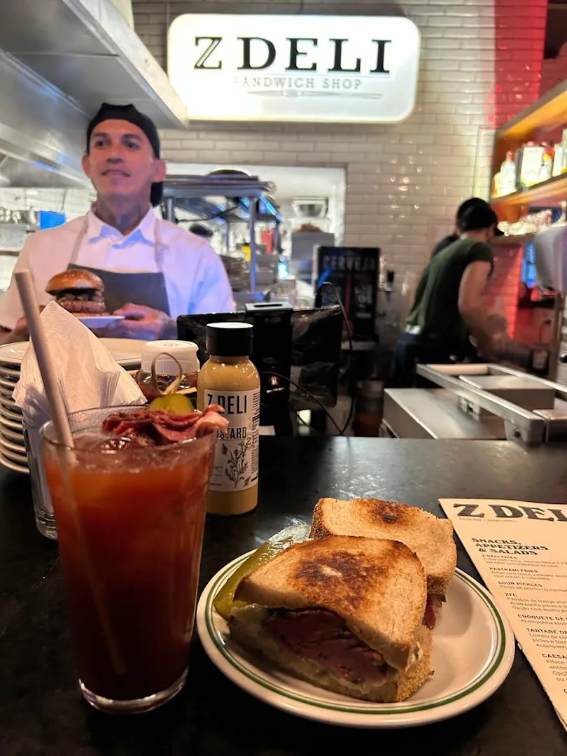 batata com pastrami — Z Deli Sandwich Shop — Hamburger restaurant in São Paulo