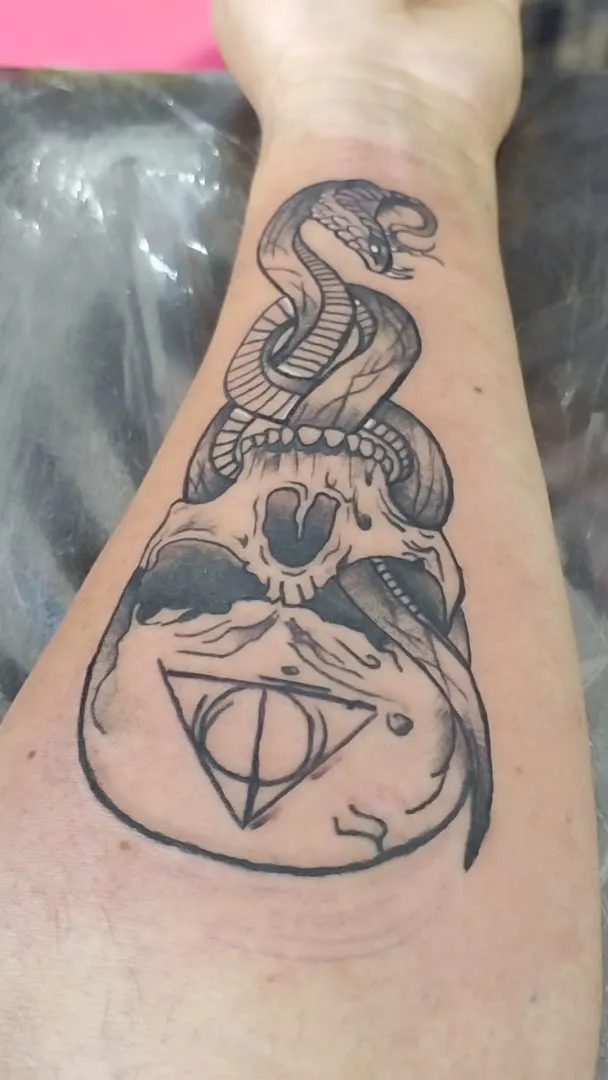 Carol Hollywood Piercing & Tattoo