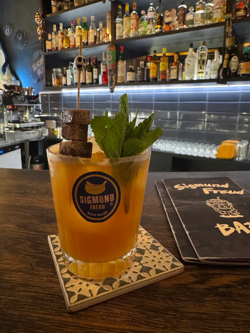 Group Friendly — Sigmund Freud Bar — Cocktail bar in Tallinn