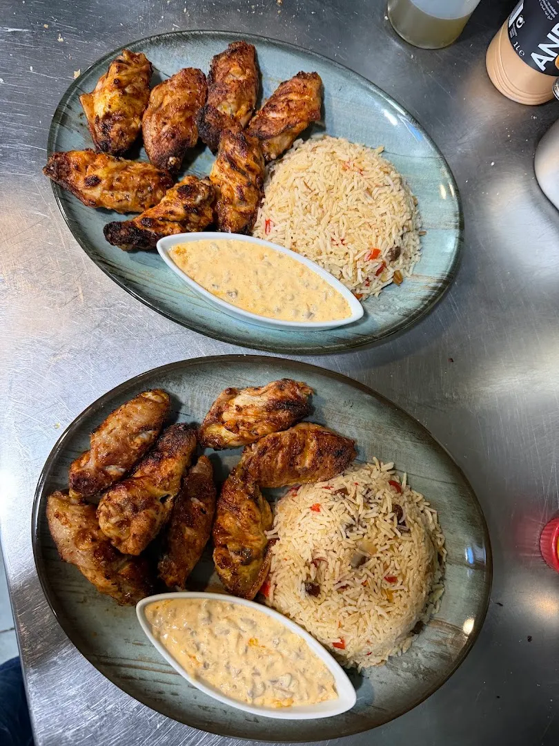 Authentic homemade food — L'OASIS — Restaurant in Málaga