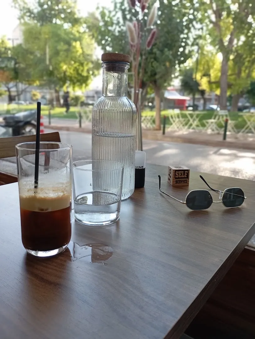 Ποικιλία καφέδων — On The Run — Coffee shop in Peristeri
