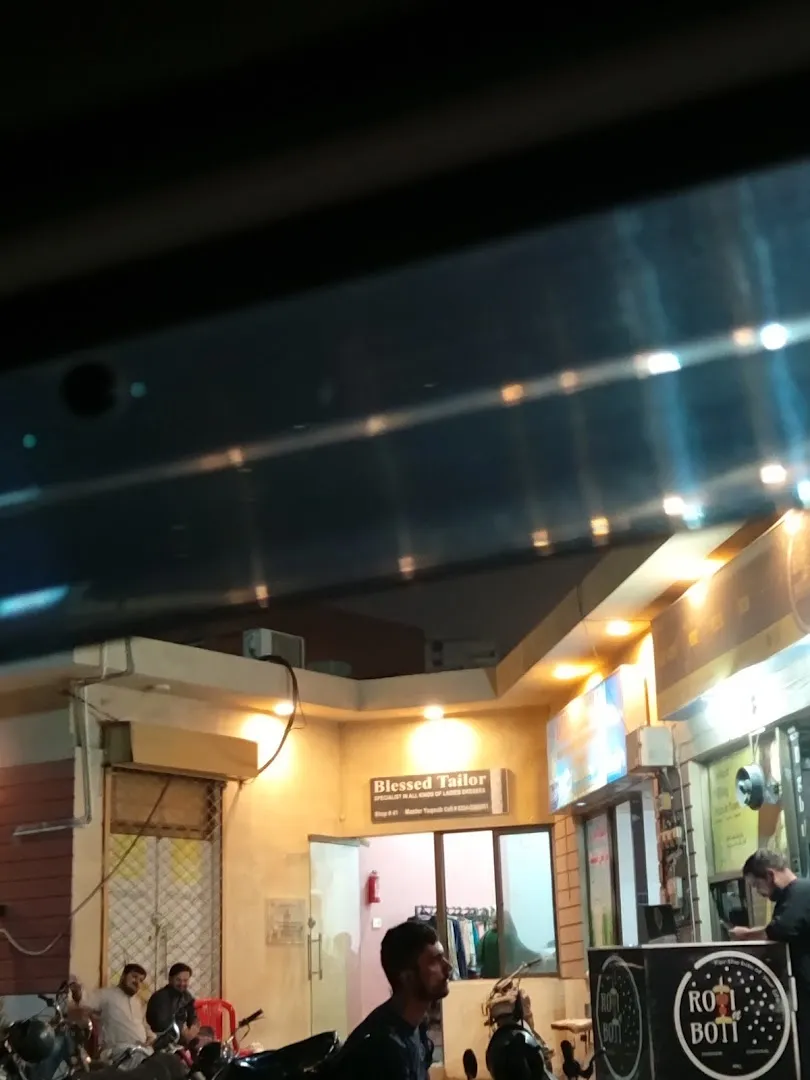 Late-night food — Roti n Boti — Restaurant in Karachi