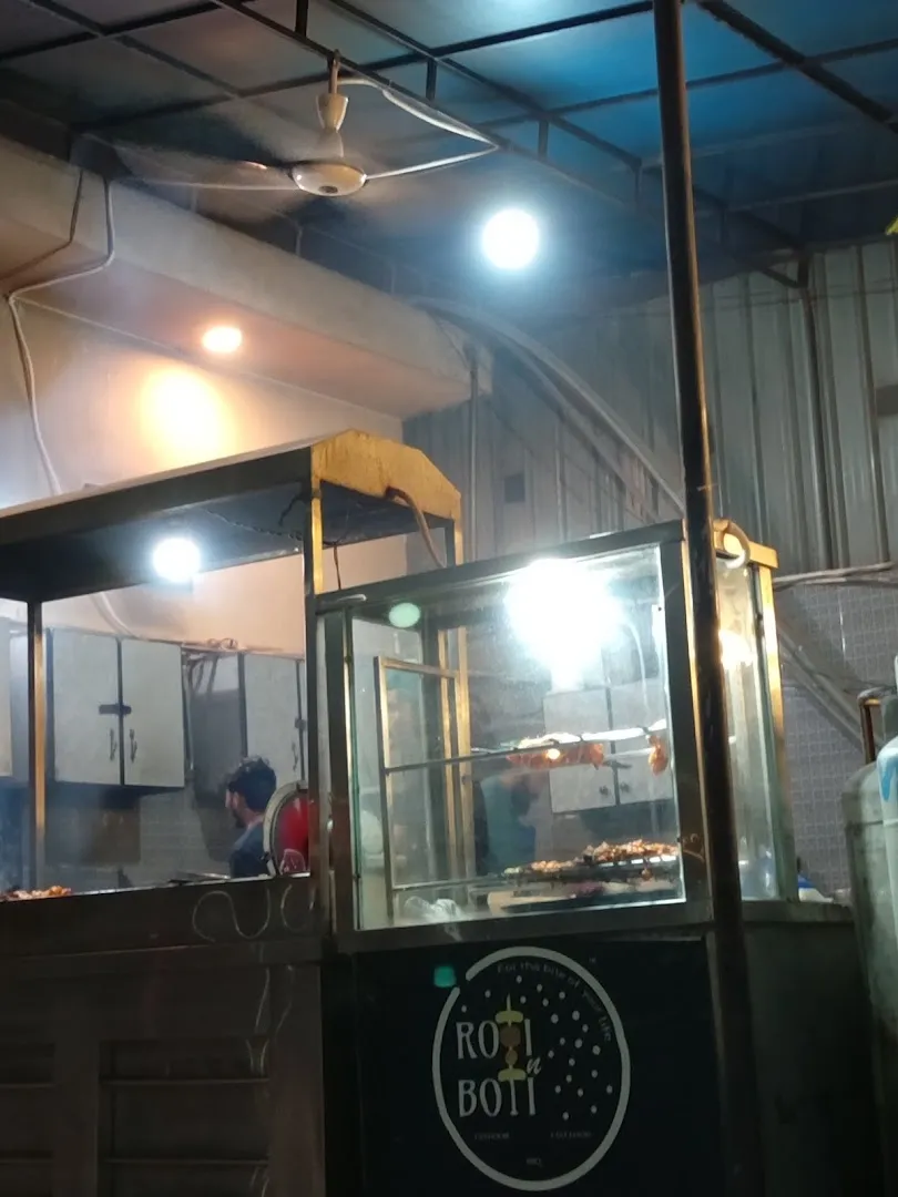 Late-Night Convenience — Roti n Boti — Restaurant in Karachi