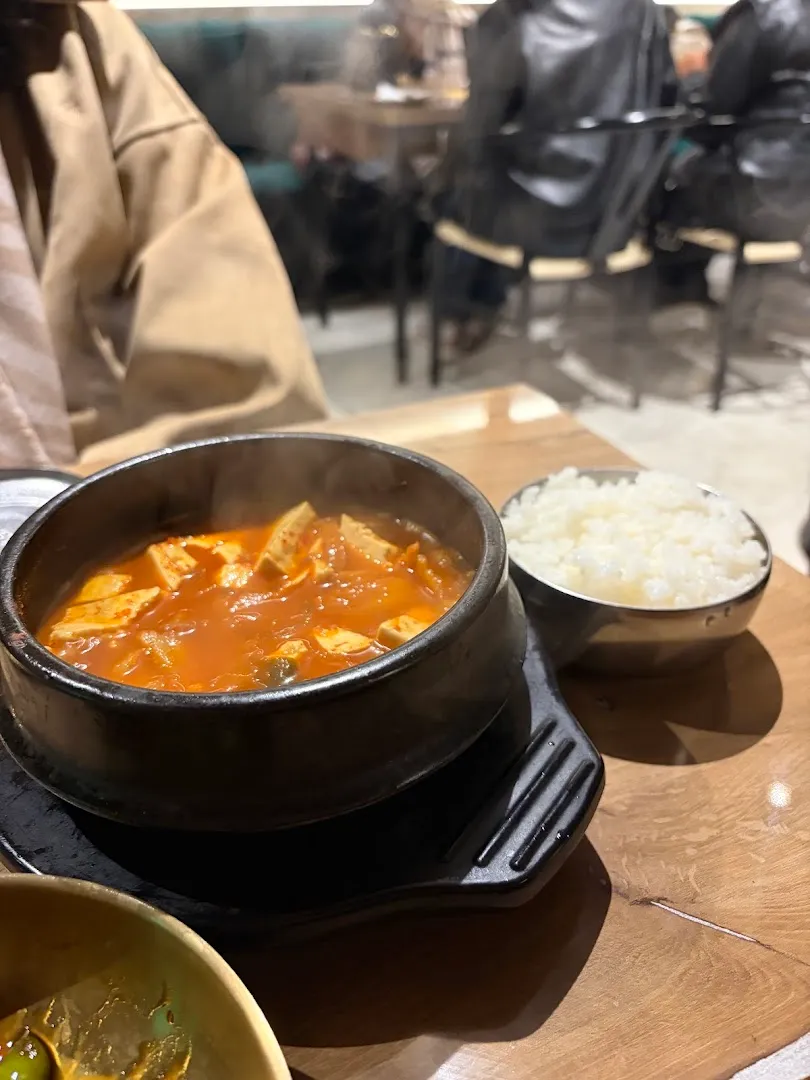 Kimchi BBQ restaurant & Bar Green Point