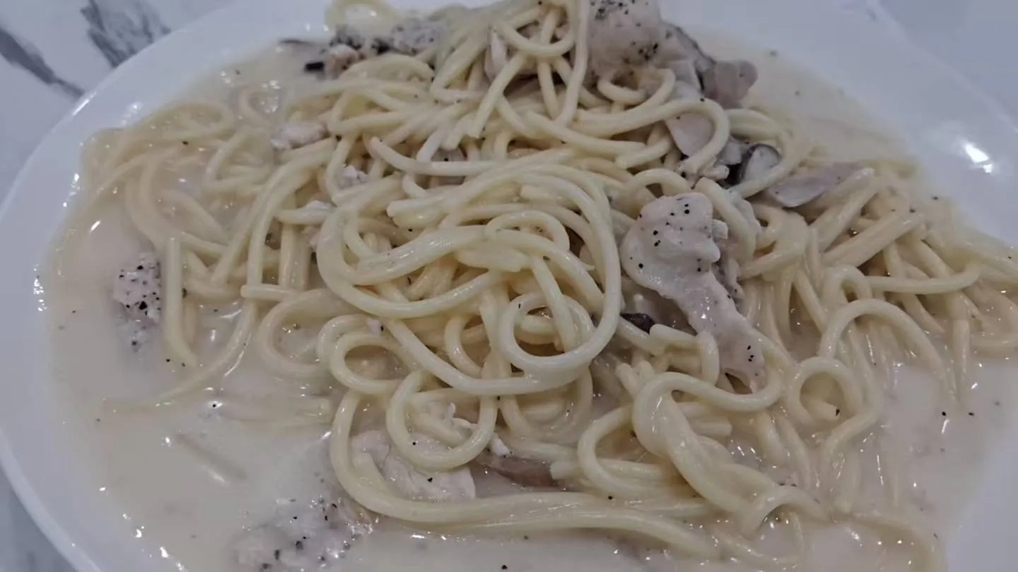 環境乾淨可愛 — 義食研究所🍝現點現炒平價義大利麵 — 小吃店 in 新北市