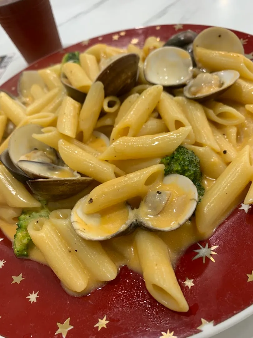蒜味蛤蜊麵 — 義食研究所🍝現點現炒平價義大利麵 — 小吃店 in 新北市