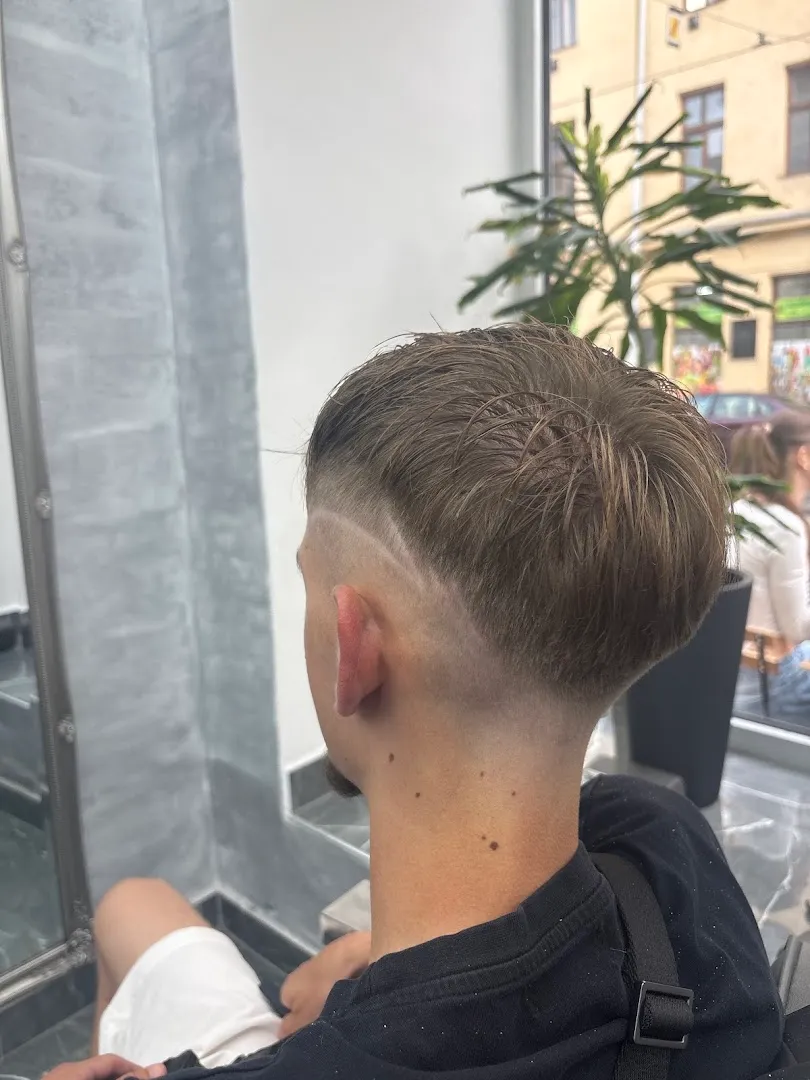 Dětský střih — 141 Barbers — Barber shop in Staré Brno