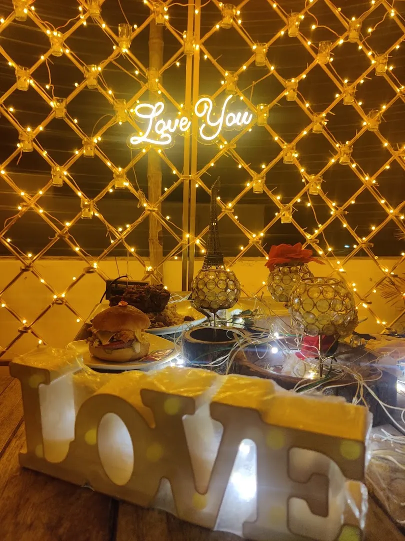 Helpful Staff — LA SizzlerS — Cafe in Tiruchirappalli