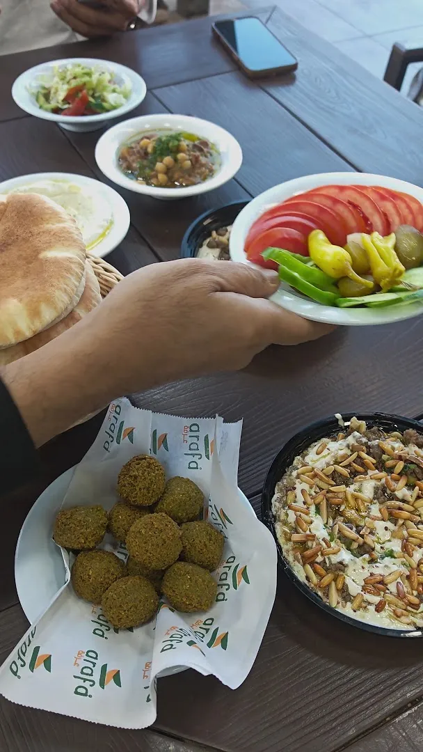 حمص باللحم — Arafa Express Restaurant - مطعم عرفة اكسبرس — Breakfast restaurant in Irbid