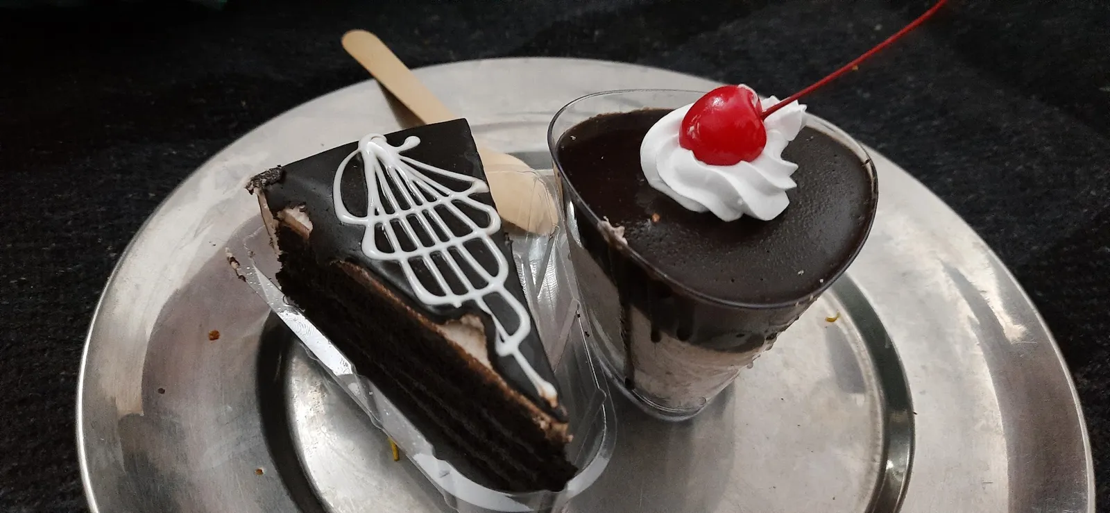 Fresh and Yummy Snacks — Hot & Cool Bakery — Bakery in Mau