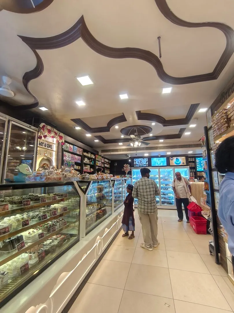Variety-Filled Bakery — Hot & Cool Bakery — Bakery in Mau