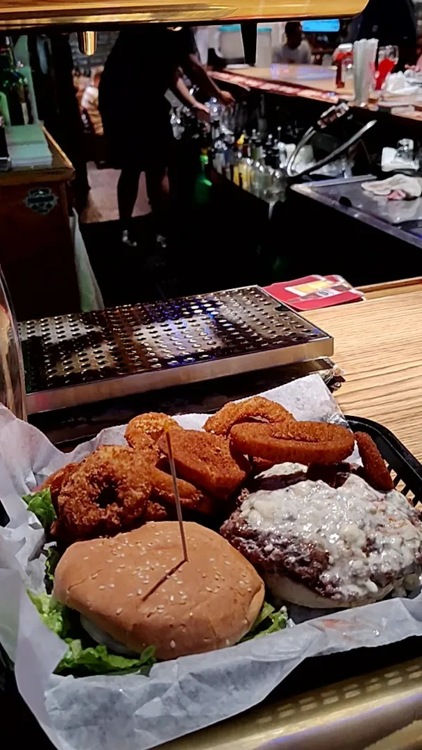 Wings — O'Hara's — American restaurant in New York