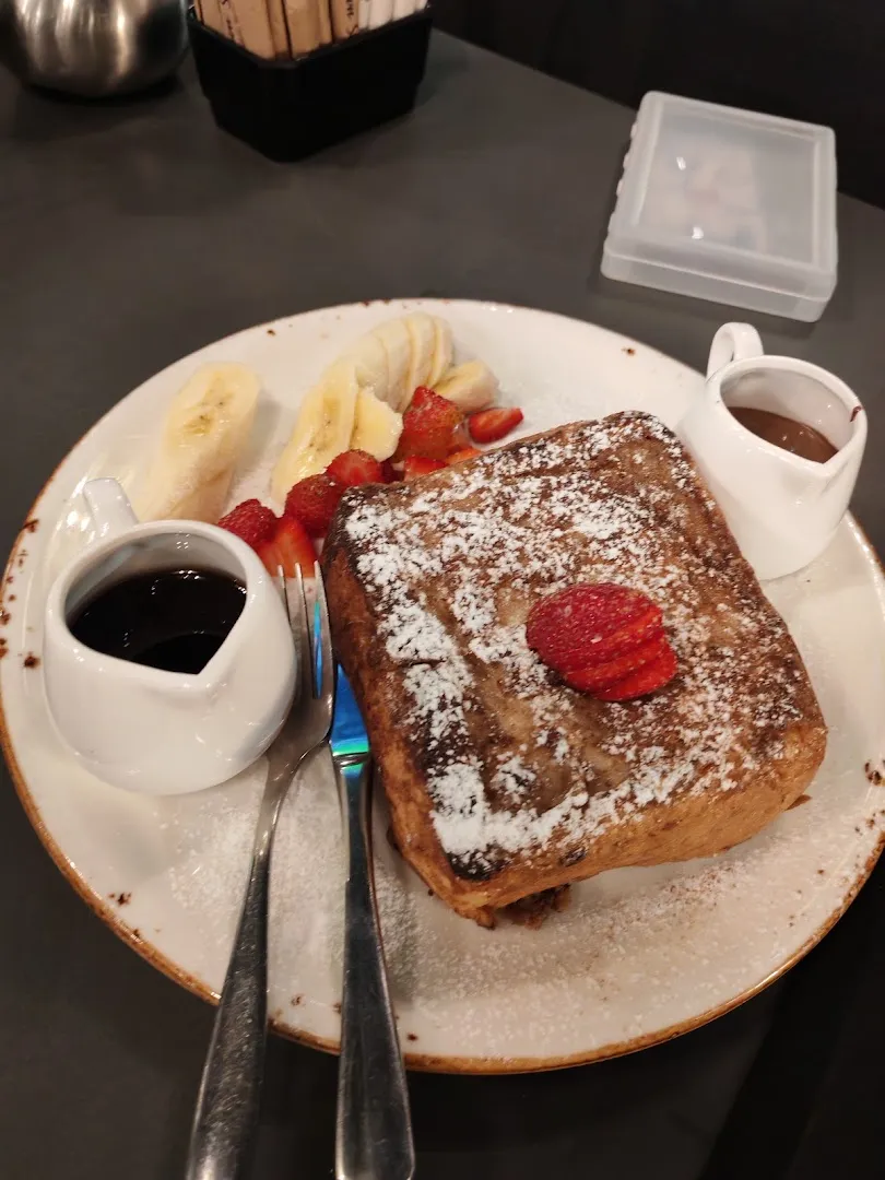 أجواء هادئة — The Oak Cafe — Coffee shop in Amman