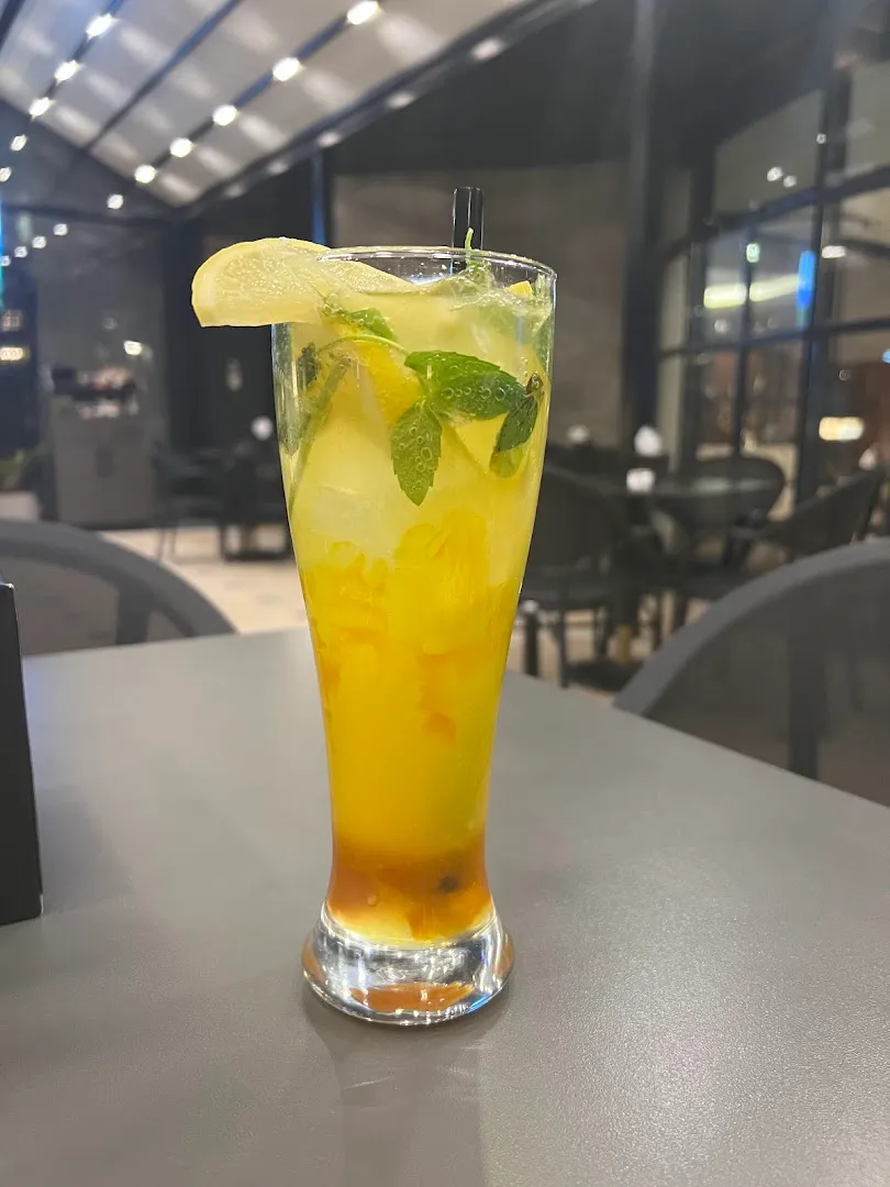 أراجيل ممتازة — The Oak Cafe — Coffee shop in Amman