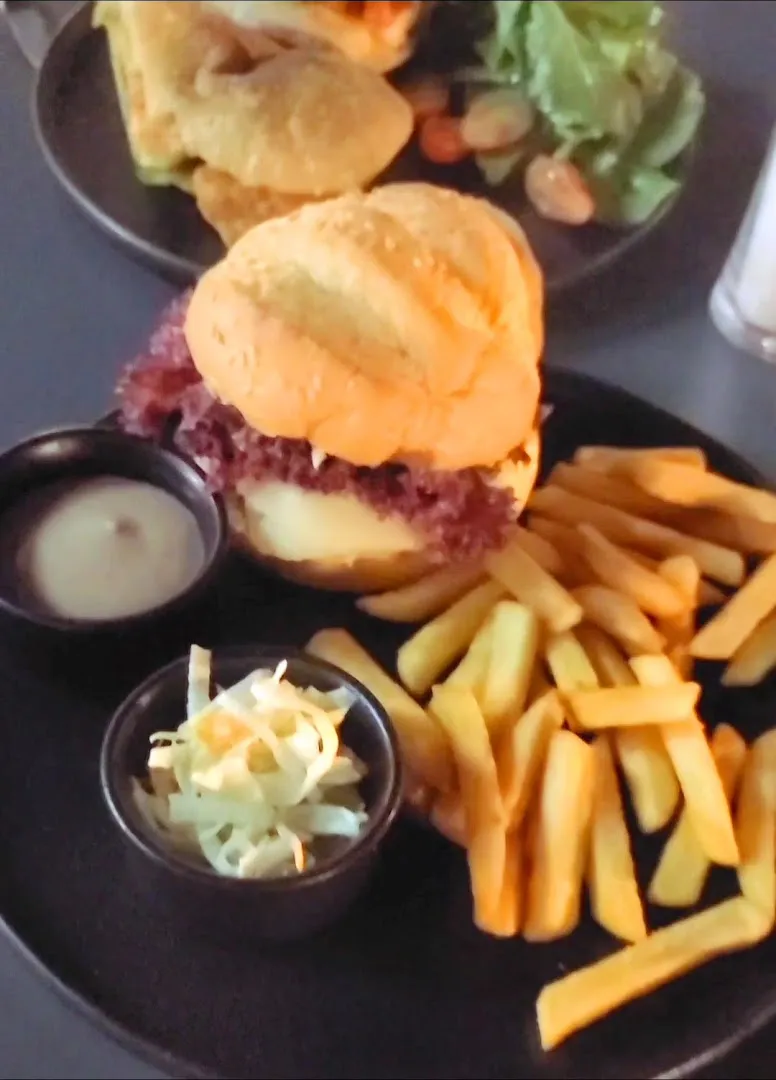 مناسب للعمل — The Oak Cafe — Coffee shop in Amman