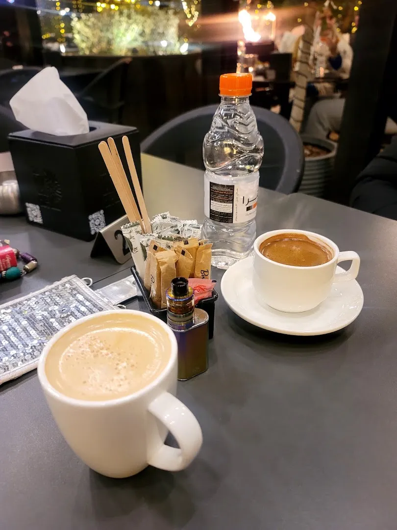 شاي — The Oak Cafe — Coffee shop in Amman