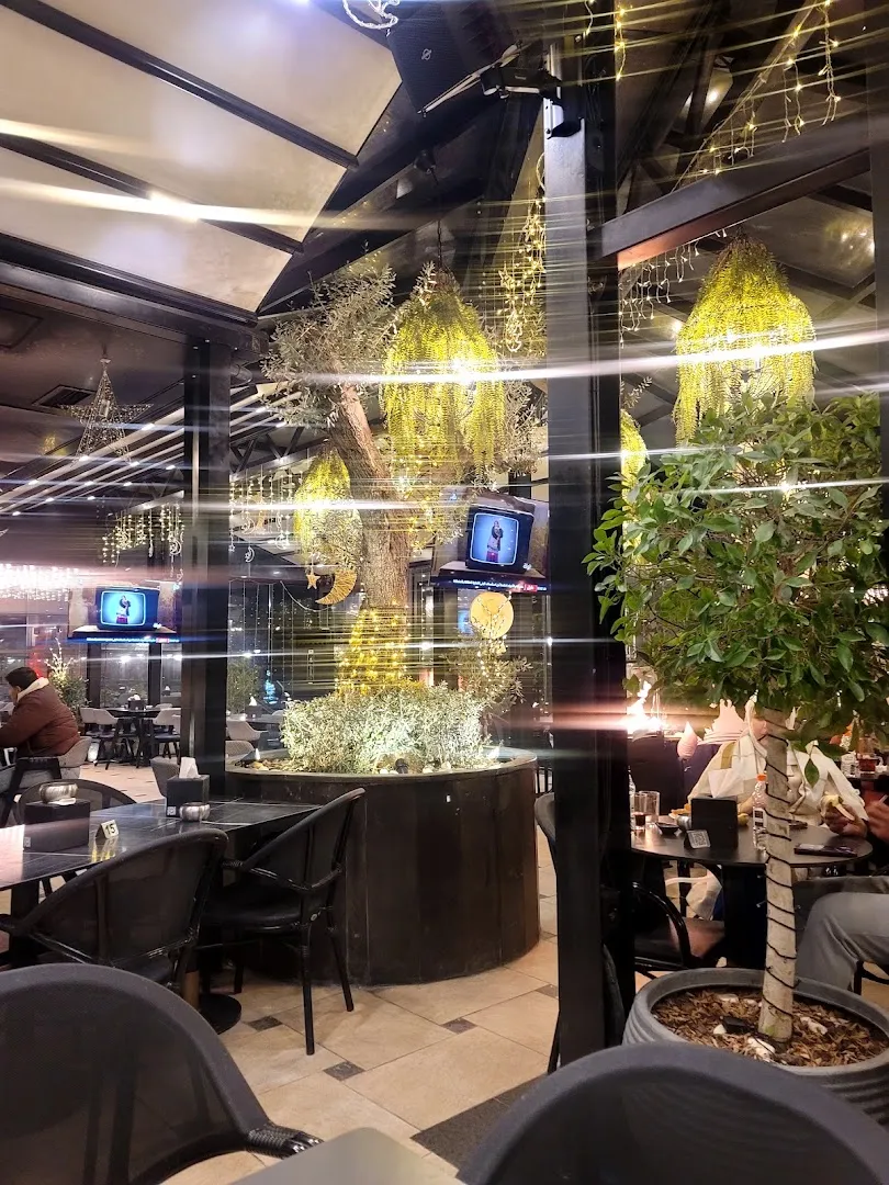 برنش — The Oak Cafe — Coffee shop in Amman
