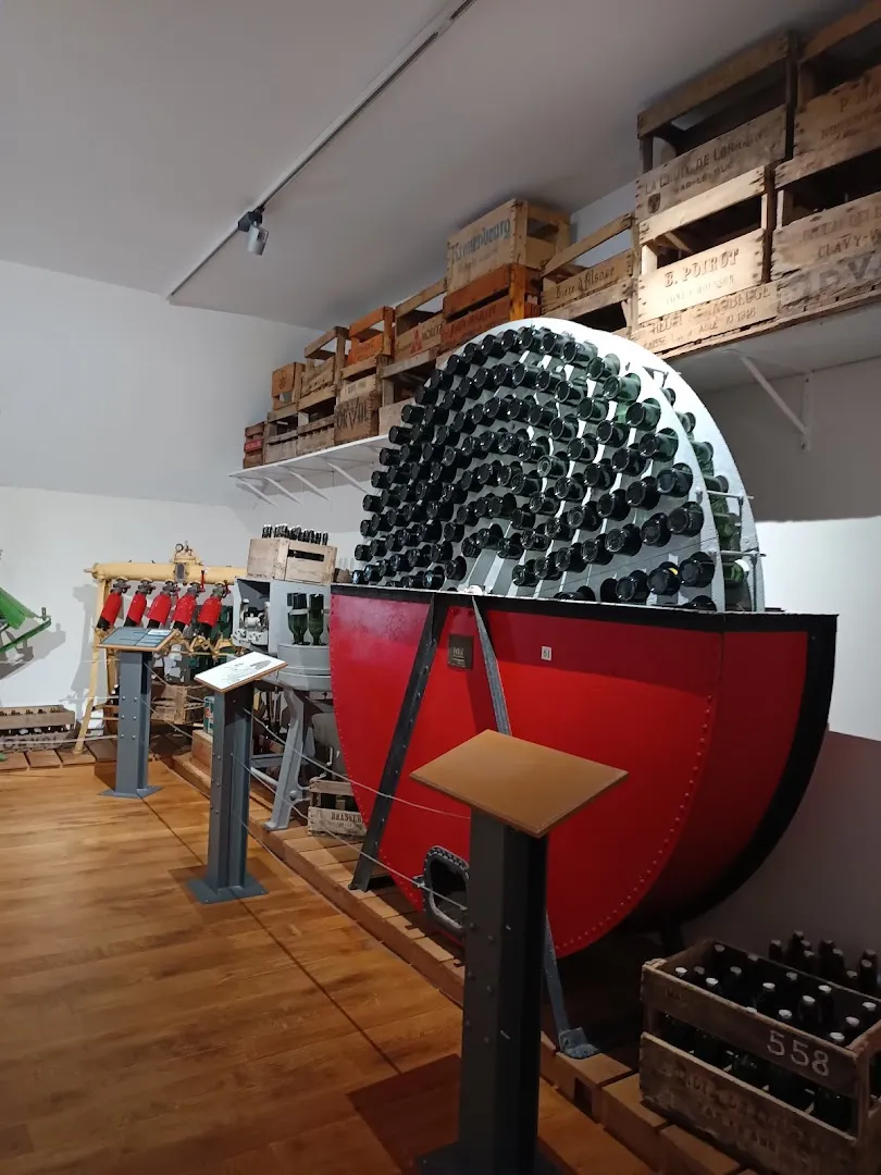 Multilingual — Museum of Beer — Museum in Stenay