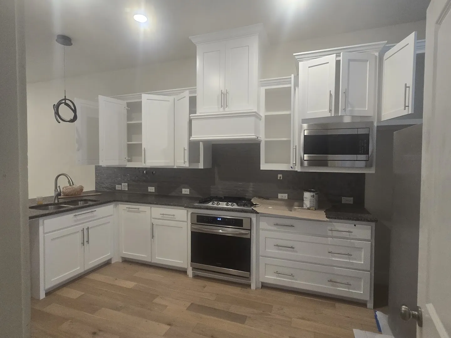 Spotless Cleanup — Drywall & painting Neto's — Contractor in Dallas