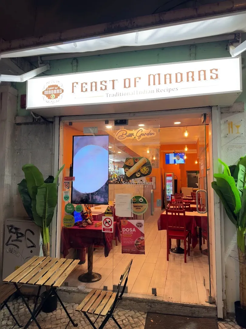 Welcoming Atmosphere — Feast of Madras — Indian restaurant in Lisbon
