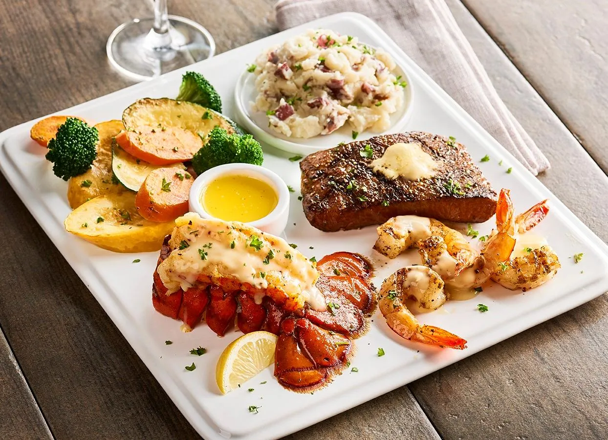Happy hour drinks — Aquarium Restaurant — Seafood restaurant in Denver