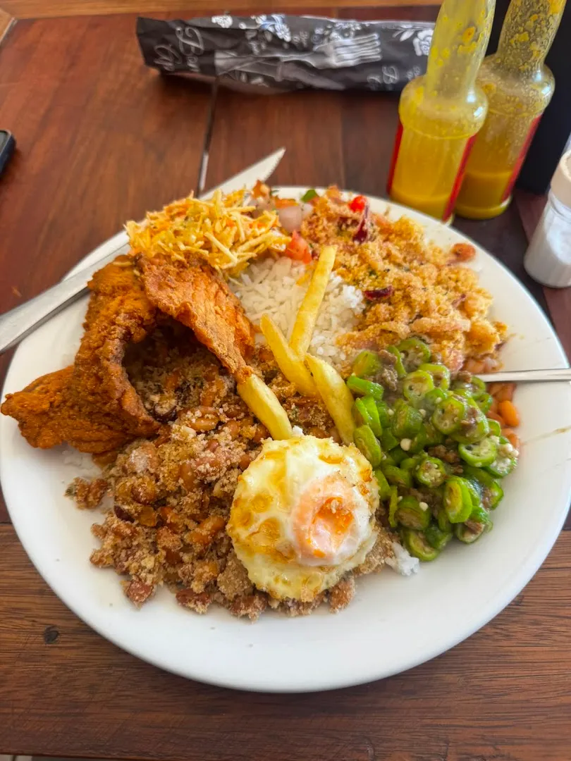 Refeição saborosa — Restaurante Casa da Mãe — Family restaurant in Bom Sucesso, Minas Gerais