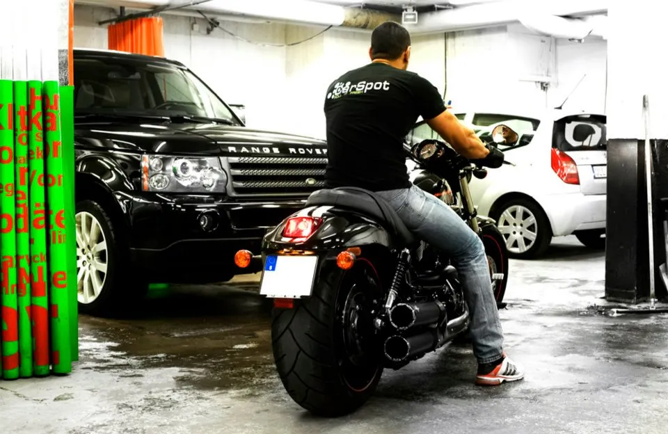 Pålitlig bilvård — Johansson car service — Car repair and maintenance service in Stockholm