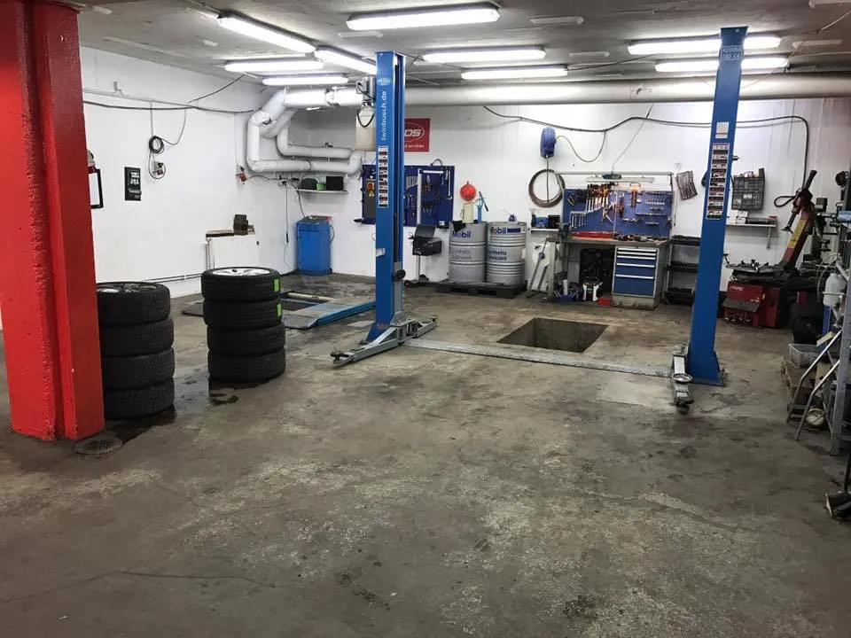 Service — Johansson car service — Car repair and maintenance service in Stockholm