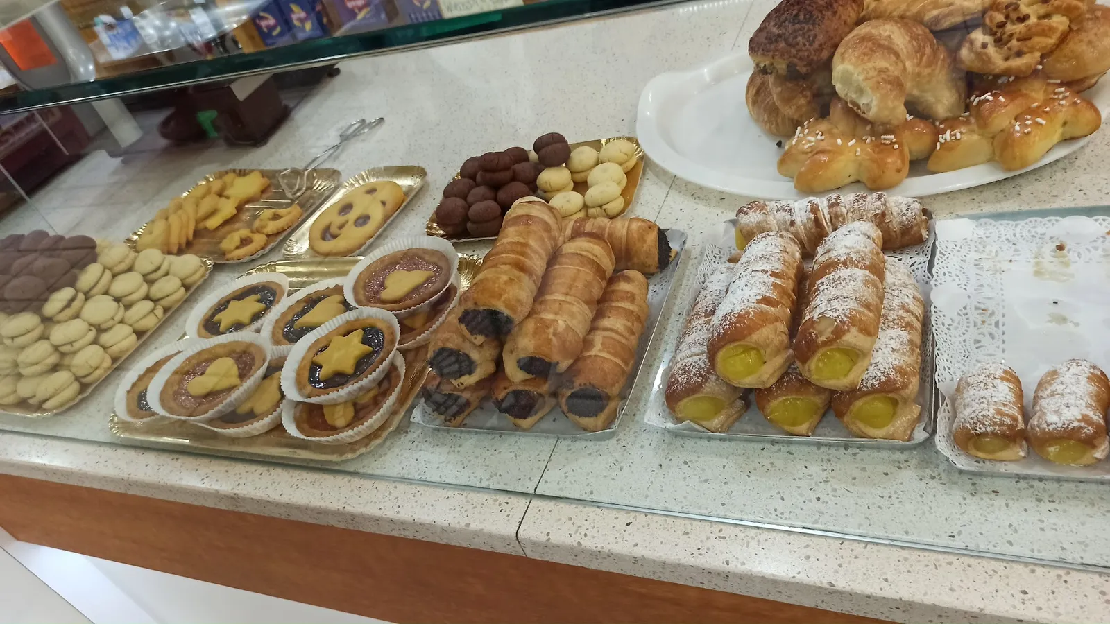 focaccia con pomodorini — Il Fornaio — panificio a Garbagnate Milanese