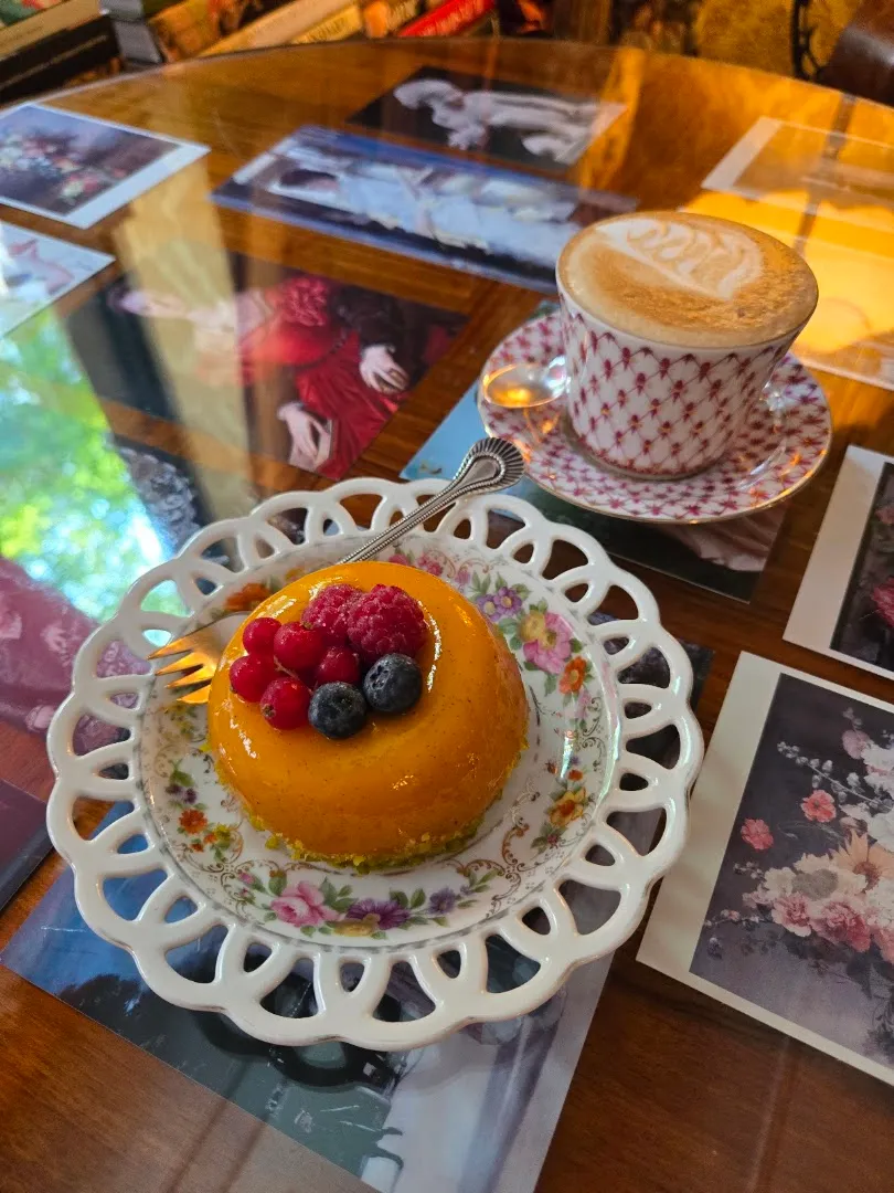 Art Nouveau Atmosphere — Art Cafe Sienna — Cafe in Riga