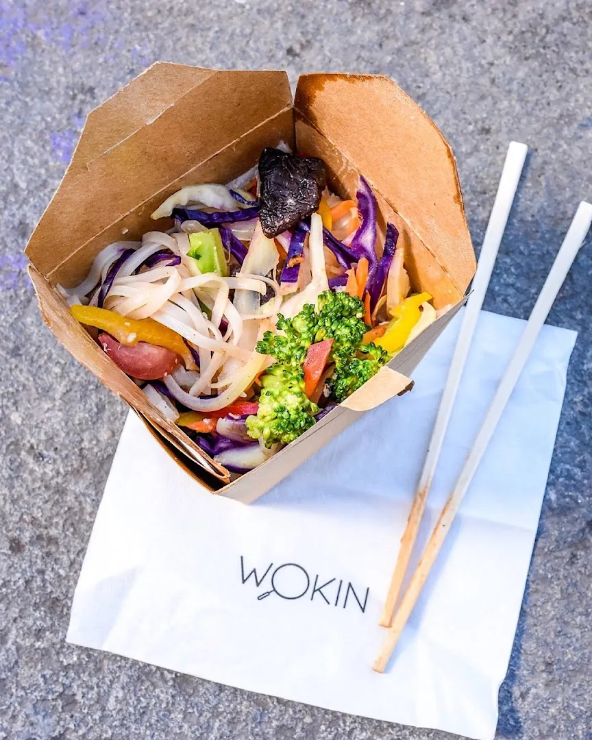 Kuře s ananasem — Wokin — Fast food restaurant in Brno-střed