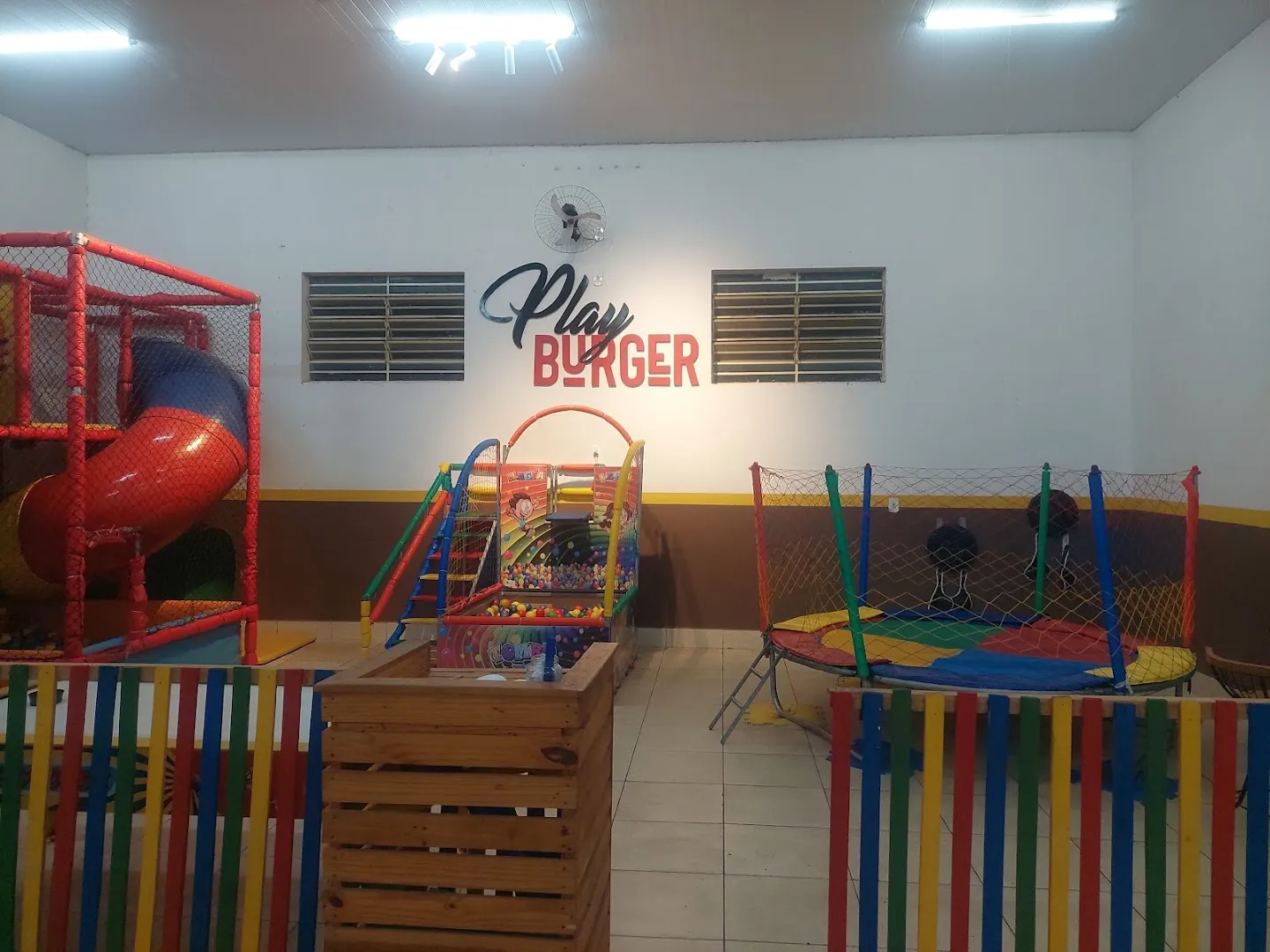 Hambúrguer artesanal — Play Burger — Hamburger restaurant in Bom Sucesso, Minas Gerais