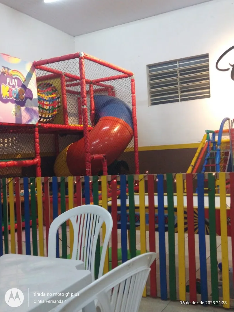 Ambiente Familiar — Play Burger — Hamburger restaurant in Bom Sucesso, Minas Gerais
