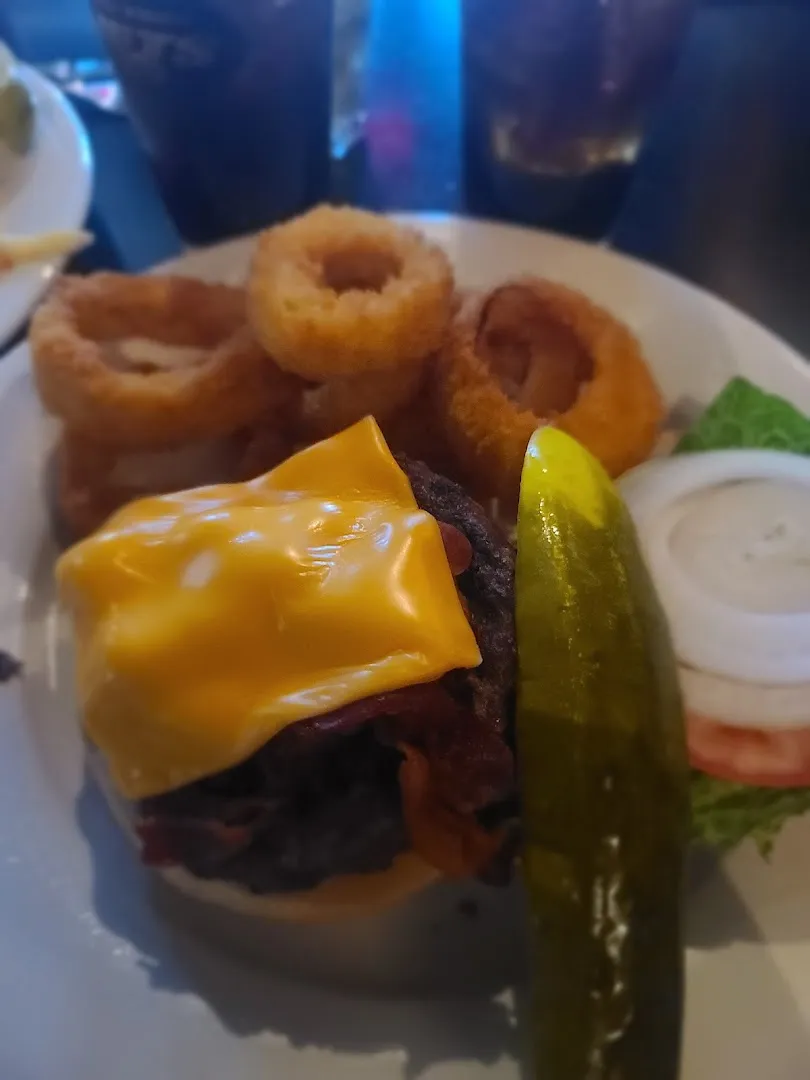 Tashmoo Restaurant & Bar